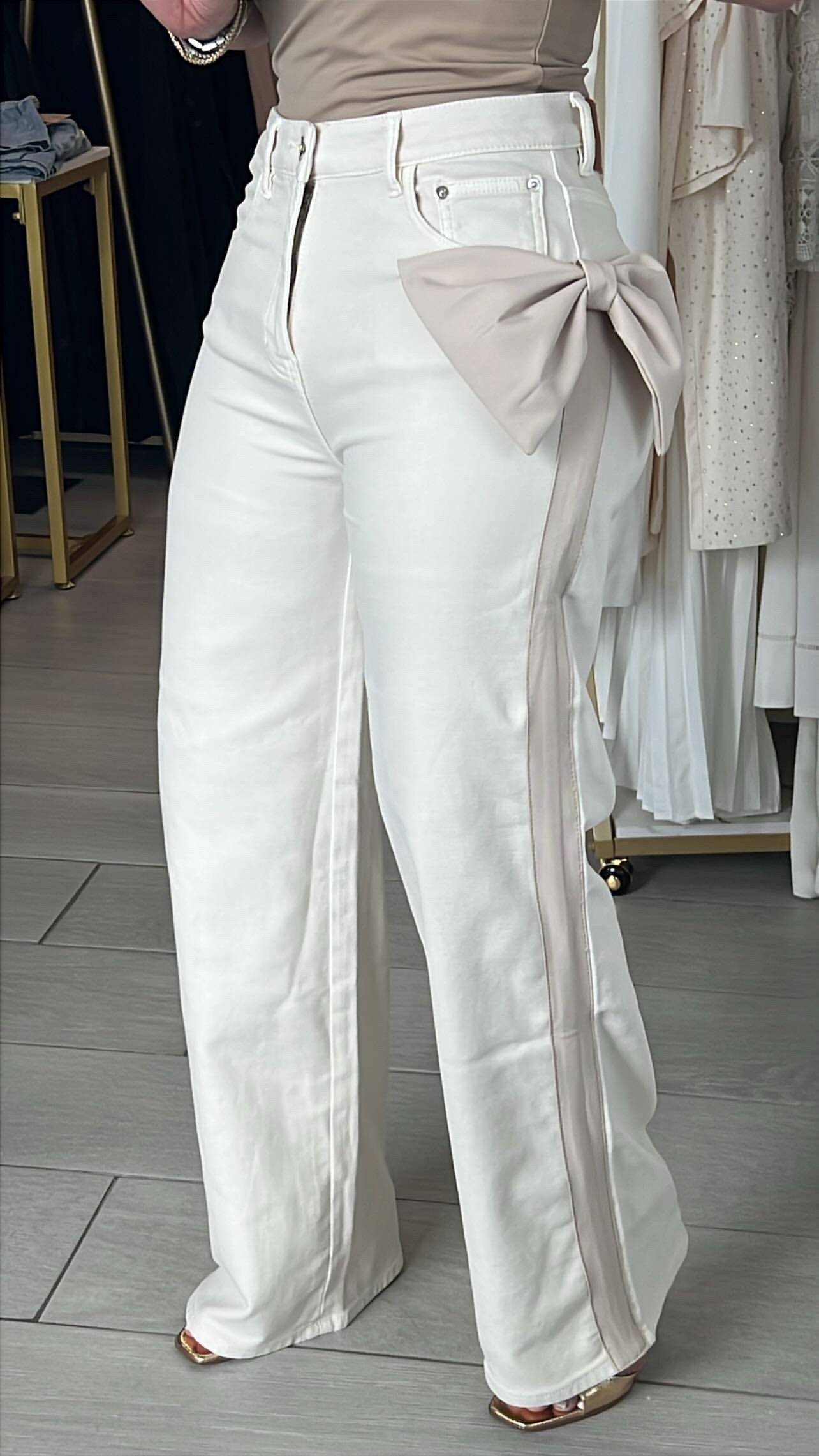 Ivory Bow Strech High Rise Jeans