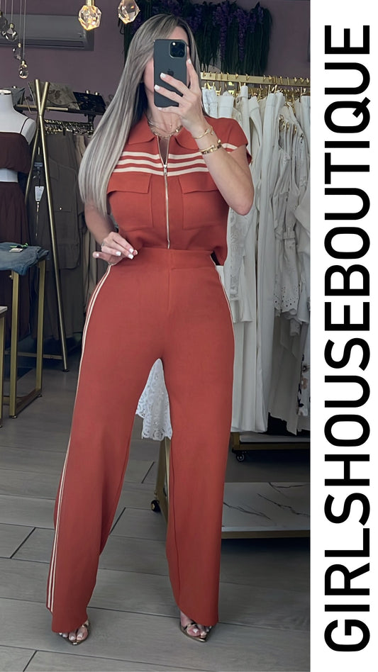 Rust Sweater Zip-Up Travel Set