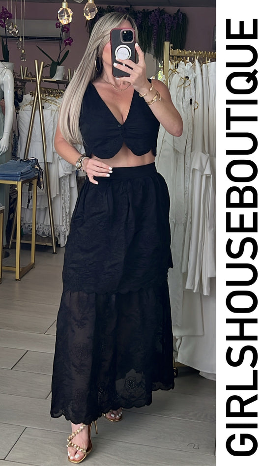 Black Lirio Embroidery Crop Top & Skirt set