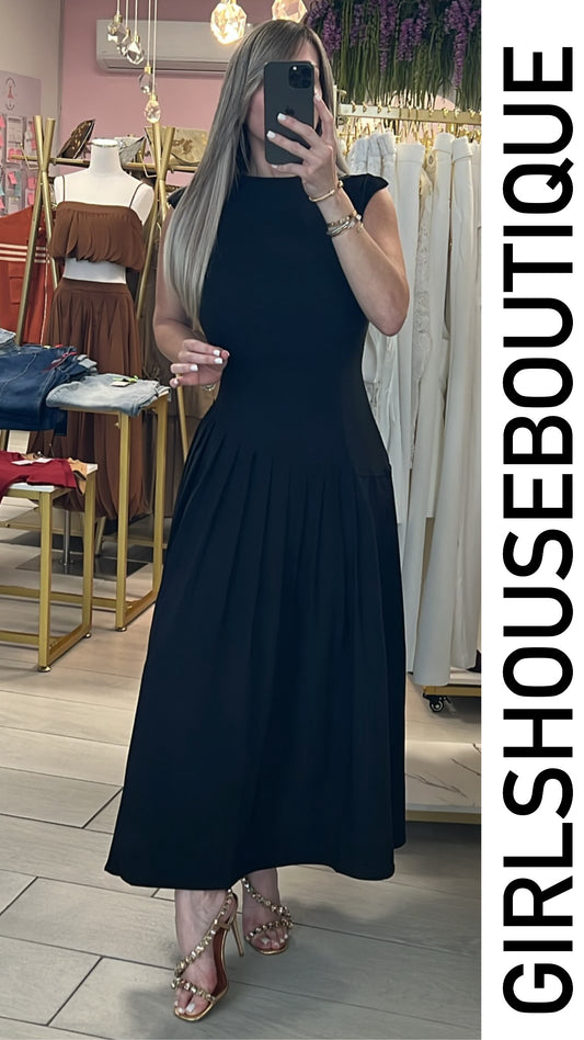 Noir Pleated Skirt Design Maxxi Dress