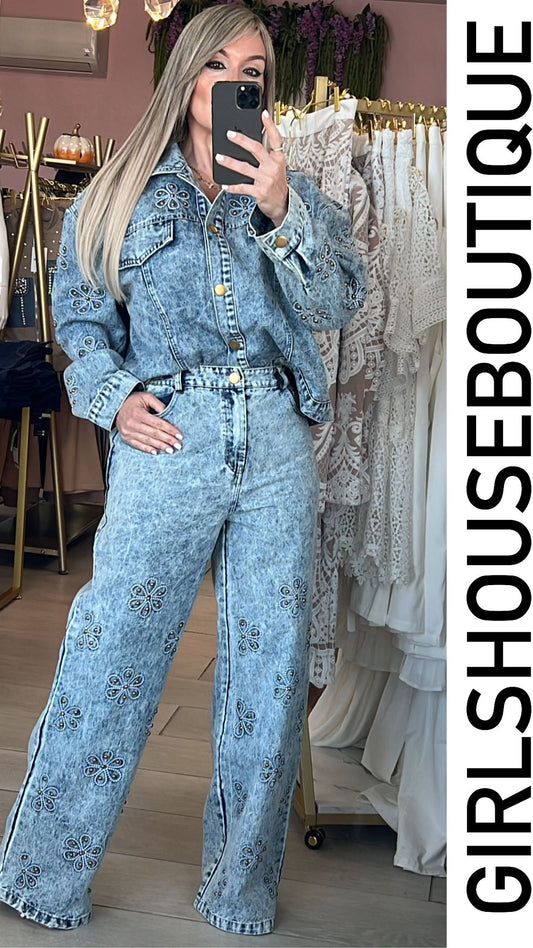 Light Medium Store Flower Embroidery Top & Pant Set