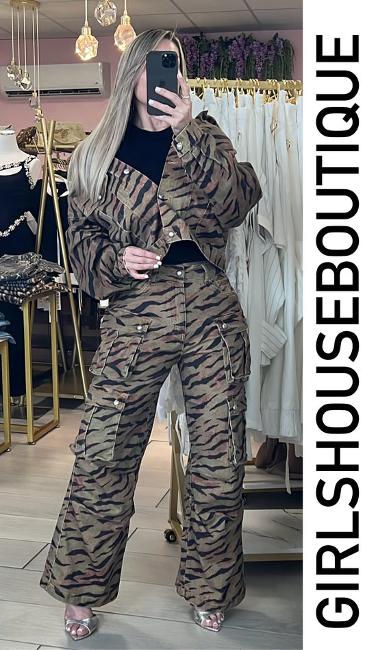 Tiger Camouflage Jacket & Cargo Pant Set